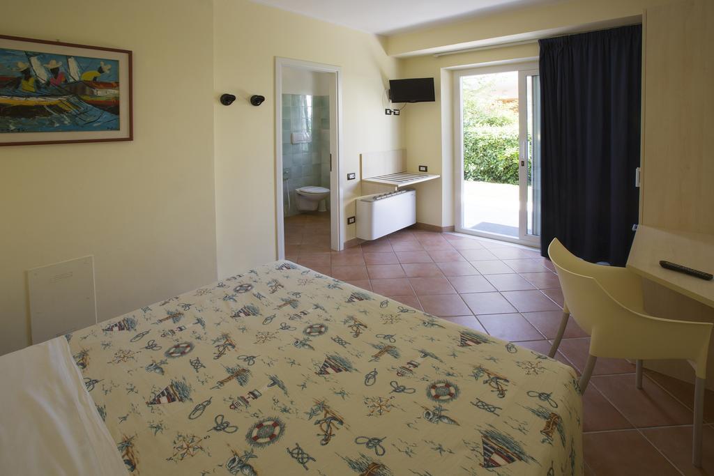 Hotel Vila Bahia Numana Bilik gambar