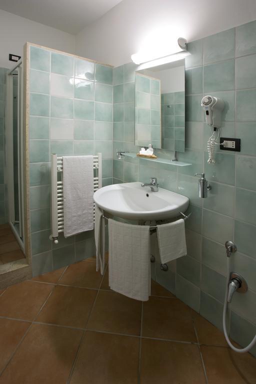 Hotel Vila Bahia Numana Bilik gambar